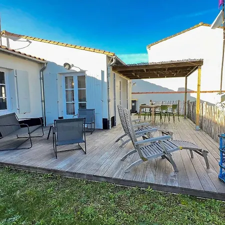 别墅 Jolie Maison Avec Jardin A Proximite De La