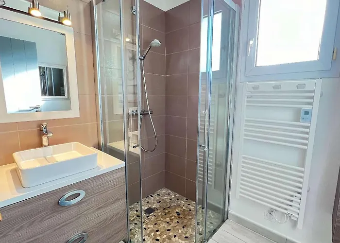 Jolie Maison Avec Jardin A Proximite De La