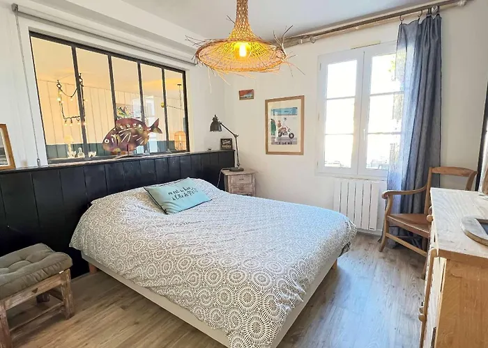 Jolie Maison Avec Jardin A Proximite De La Villa Saint-Clement-des-Baleines