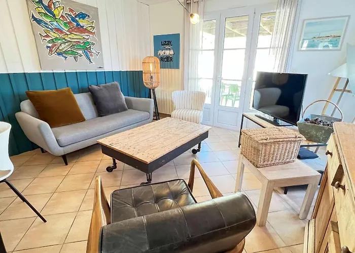 Jolie Maison Avec Jardin A Proximite De La